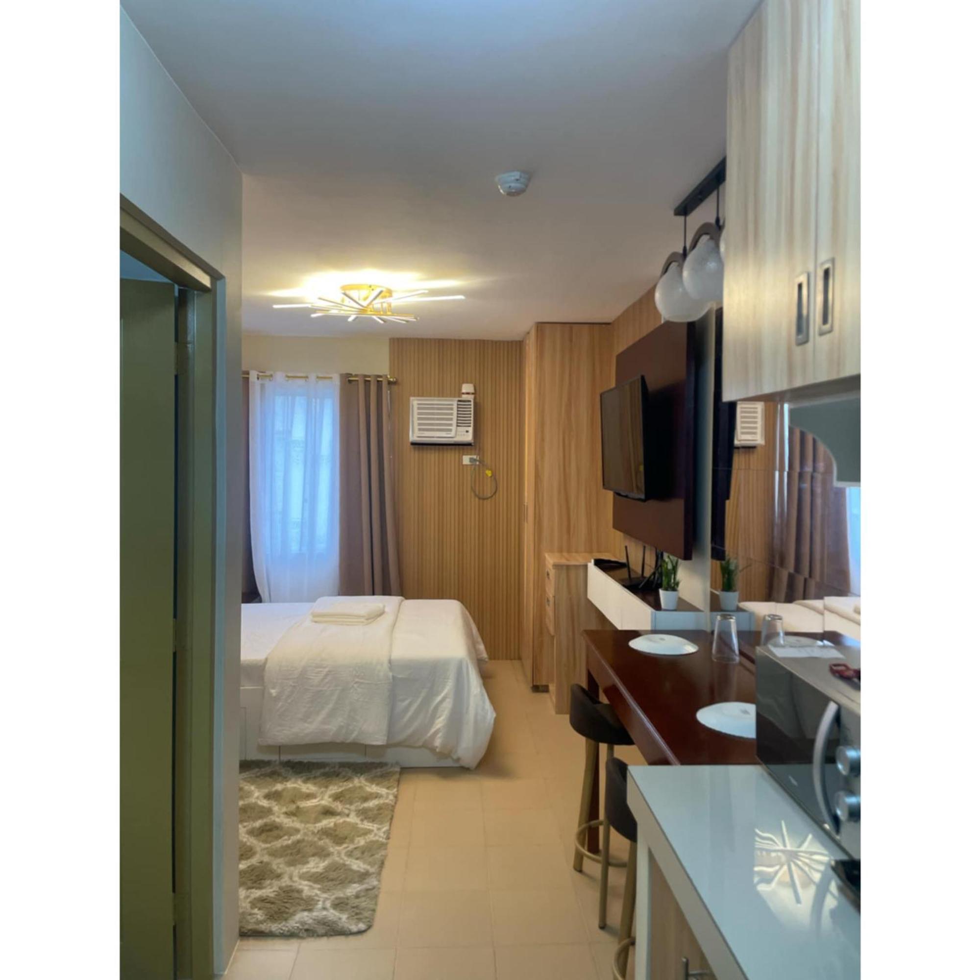 Marina Town Spatial Condominium Dumaguete City Eksteriør billede
